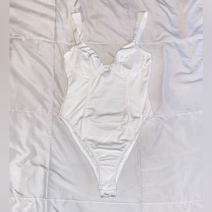 **** SOLD **** Princess polly white bodysuit